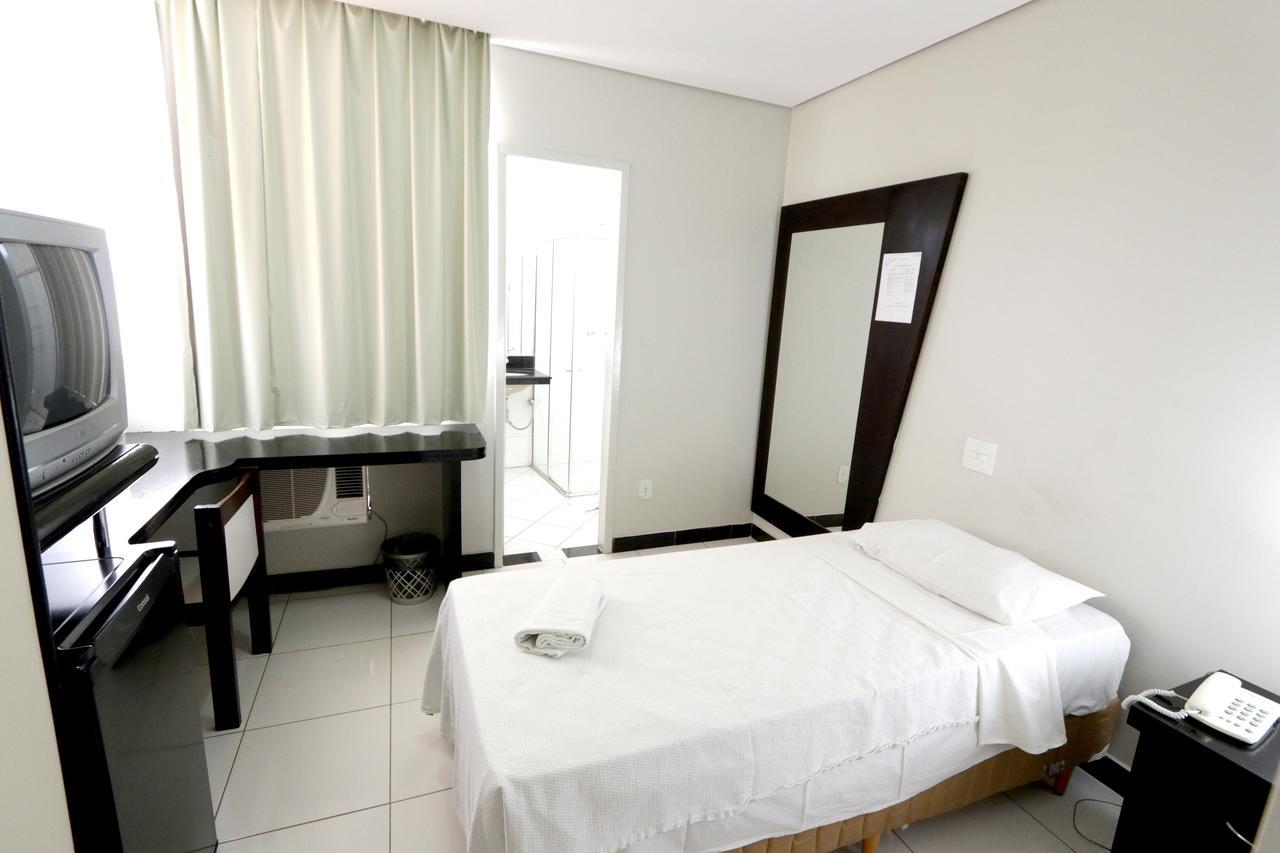 Hotel Monte Rey Montes Claros Exterior photo
